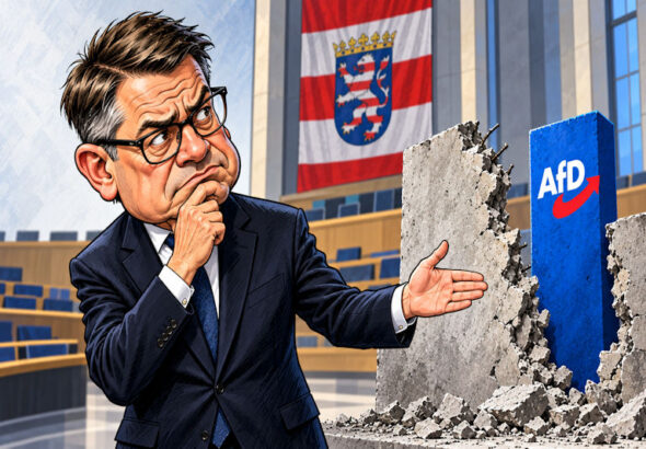 Hessisches Parlament zwischen Mauer und blauer Säule